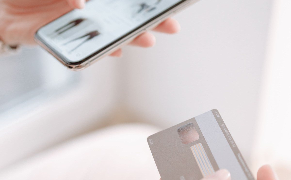 Yeniden Pazarlama (Retargeting): Sitenizi Terk Edeni Geri Getirmenin Yolu