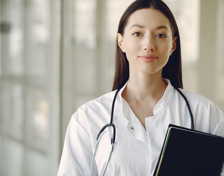 Doktorlar İçin Sosyal Medya Yönetimi: 2026 Kapsamlı Rehber