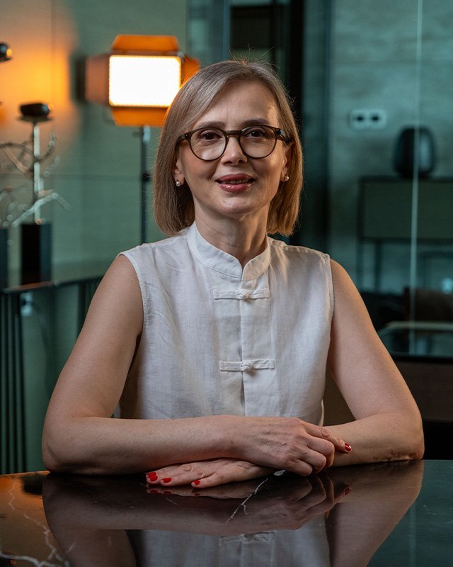Dr. Emine Barın
