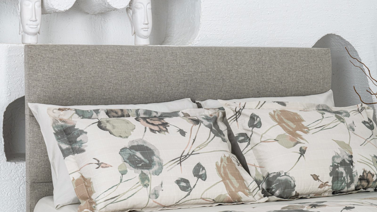 Pavia Home çiçek desenli nevresim seti — yastık detayı